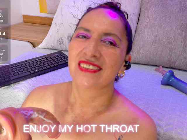 Luna-Naughty1 webcam