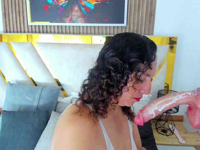 Luna-Naughty1 webcam