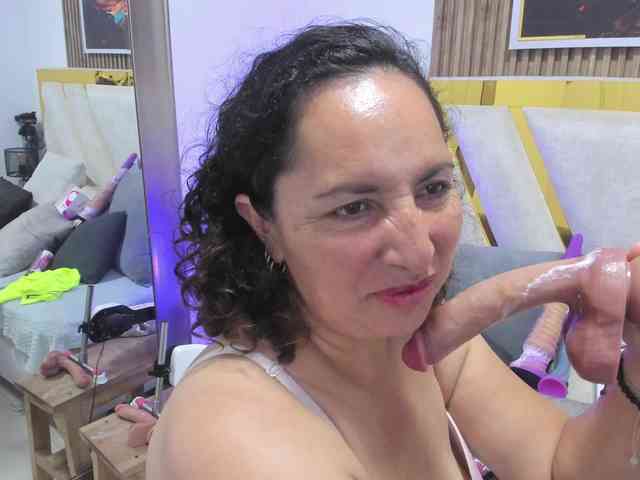 Luna-Naughty1 webcam