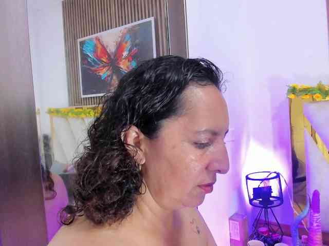 Luna-Naughty1 webcam