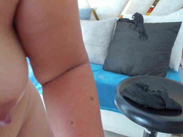 Luna-Naughty1 webcam