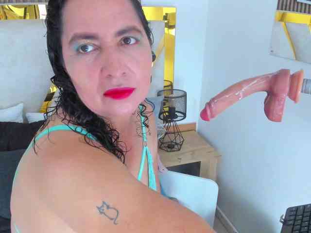 Luna-Naughty1 webcam