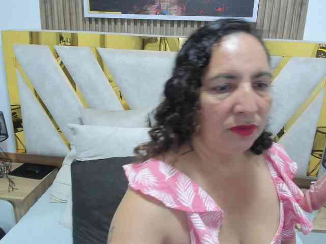 Luna-Naughty1