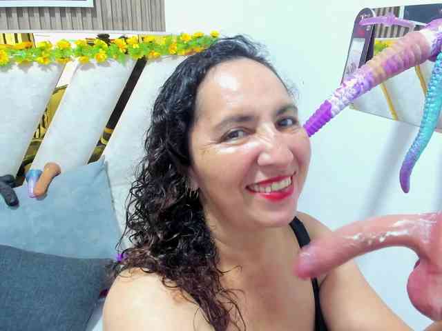 Luna-Naughty1 webcam