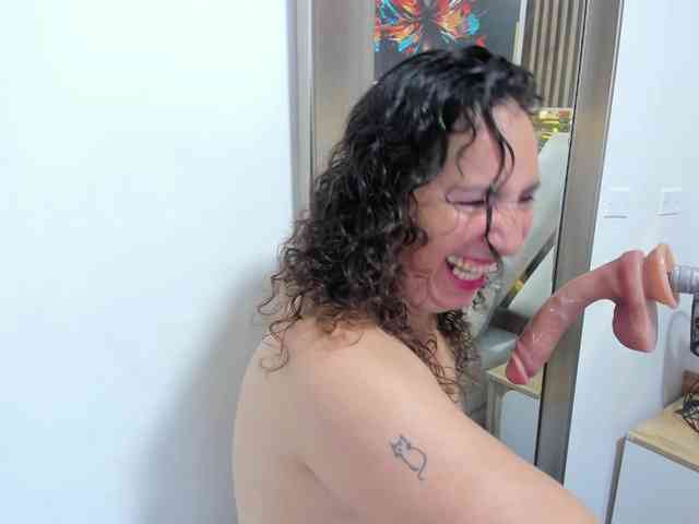 Luna-Naughty1 webcam