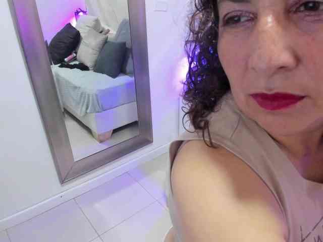 Luna-Naughty1 webcam