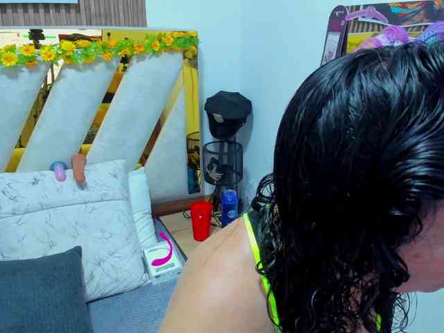 Luna-Naughty1