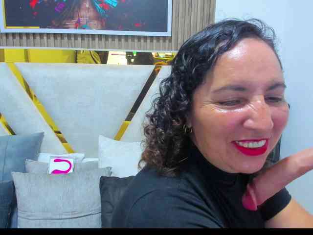 Luna-Naughty1 webcam