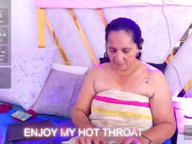 Luna-Naughty1 webcam