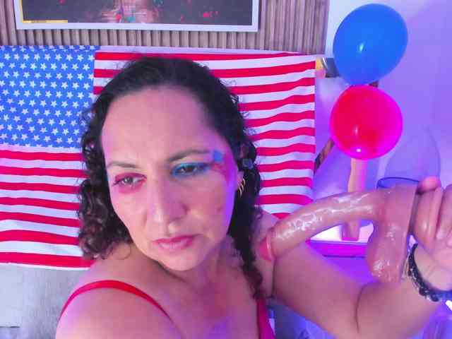 Luna-Naughty1 webcam