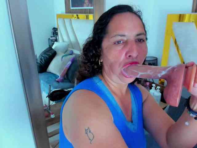 Luna-Naughty1 webcam