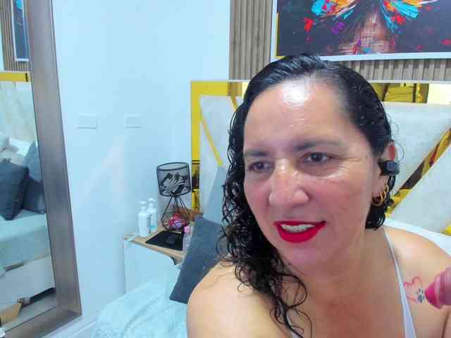 Luna-Naughty1 webcam