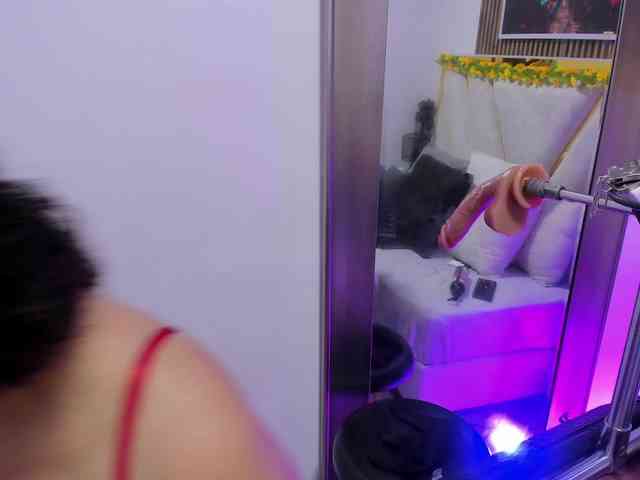 Luna-Naughty1 webcam
