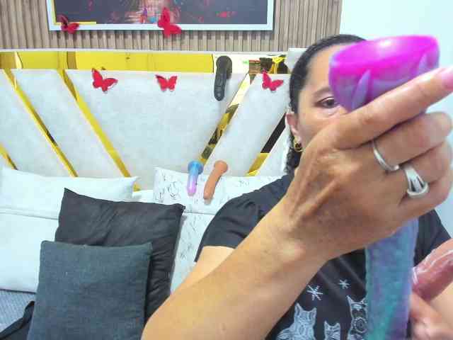 Luna-Naughty1 webcam