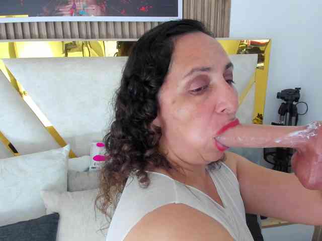Luna-Naughty1 webcam