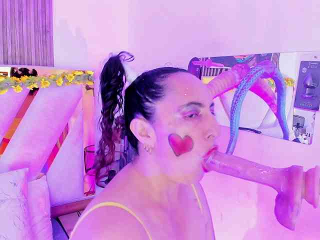 Luna-Naughty1 webcam
