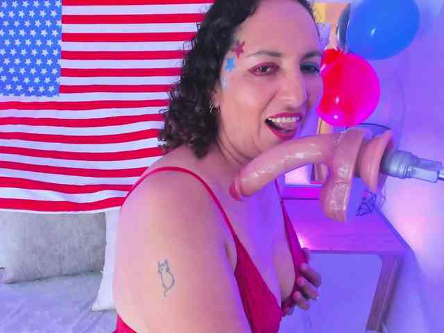 Luna-Naughty1 webcam