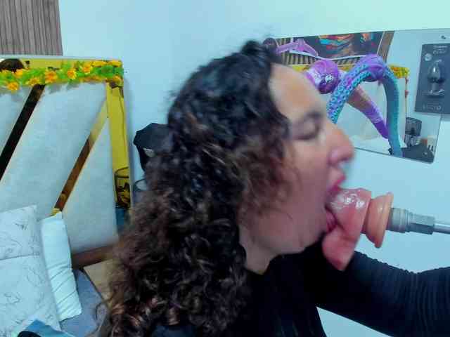 Luna-Naughty1 webcam