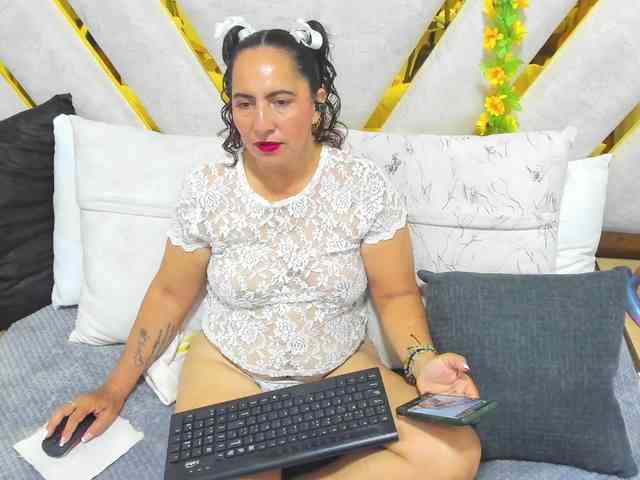 Luna-Naughty1 webcam