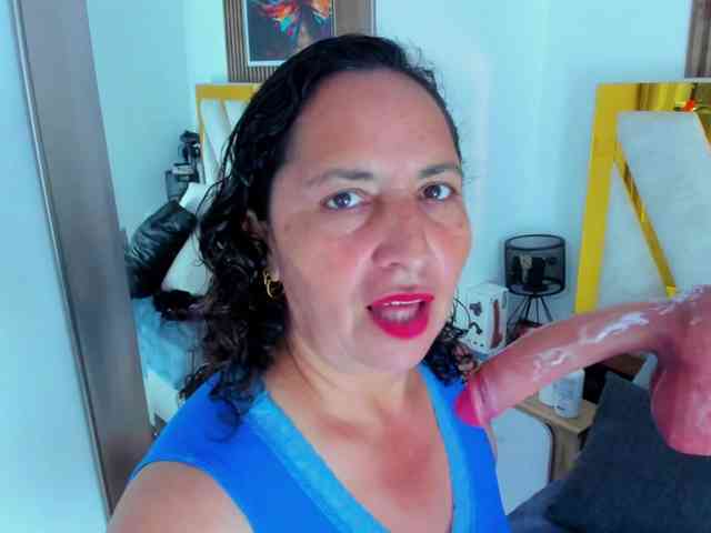 Luna-Naughty1 webcam