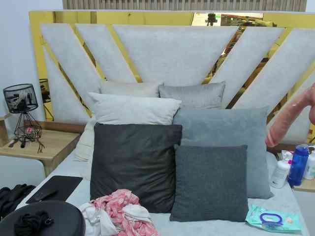 Luna-Naughty1 webcam