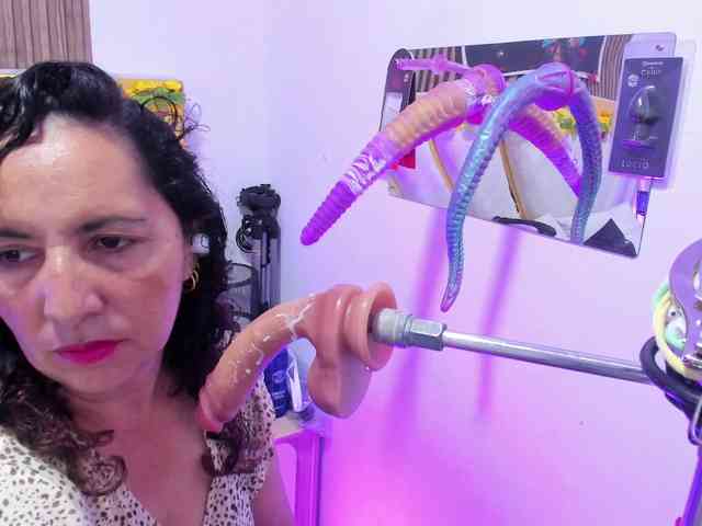 Luna-Naughty1