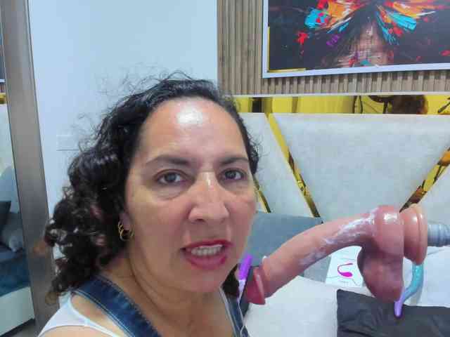 Luna-Naughty1 webcam