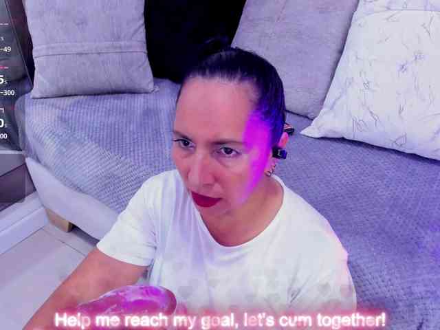 Luna-Naughty1 webcam