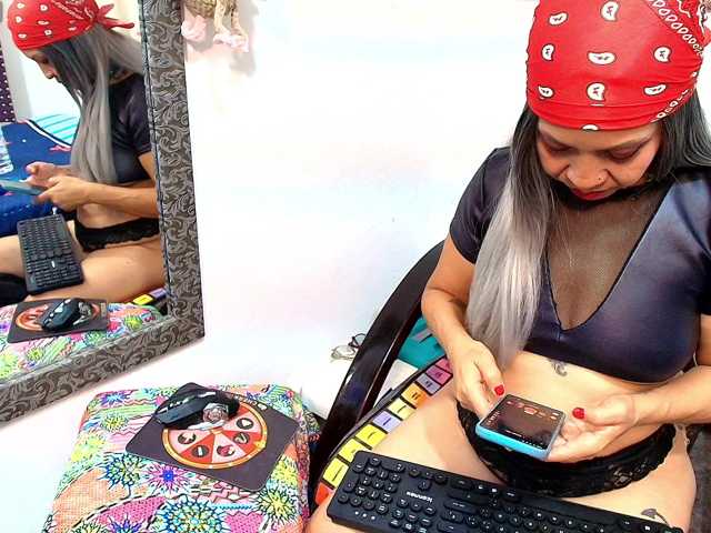 scarletheat live cam preview