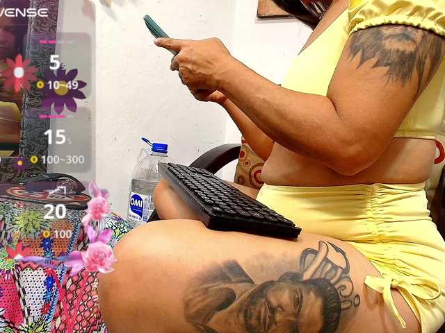 scarletheat live cam on BongaCams