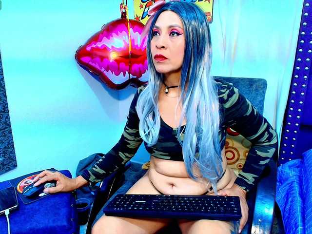 scarletheat live cam on BongaCams