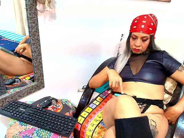 scarletheat webcam