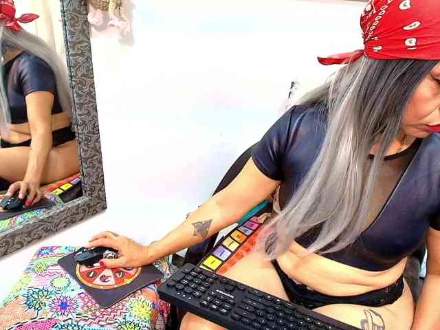 scarletheat webcam
