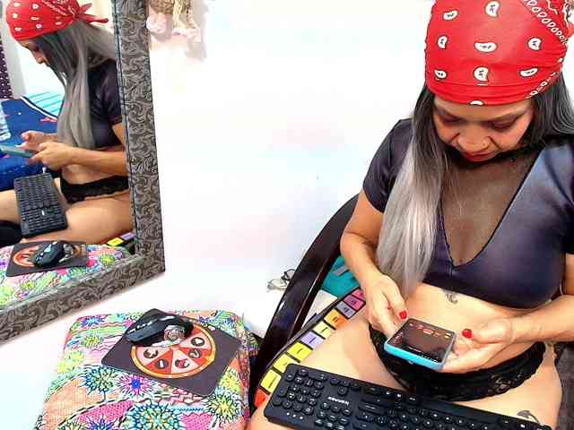 scarletheat webcam