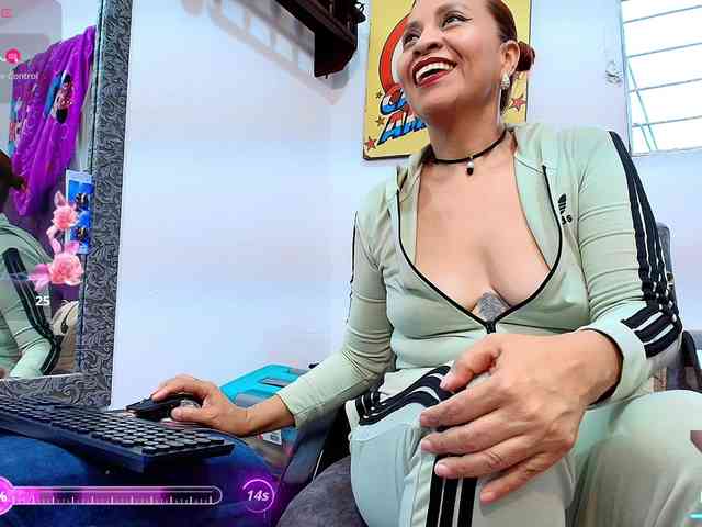 scarletheat webcam