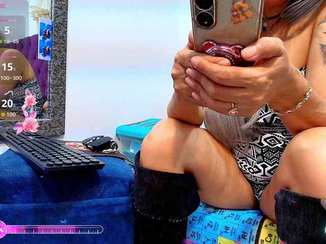 scarletheat webcam
