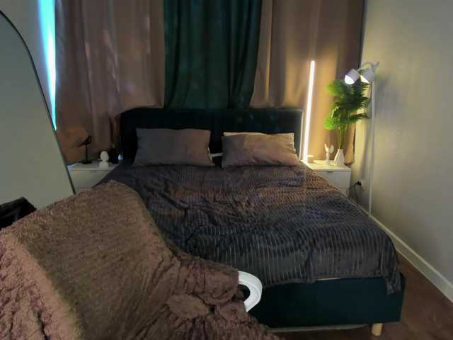 Nelie-Evans live cam on BongaCams