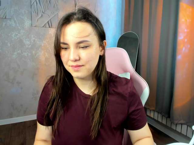 Nelie-Evans live cam on BongaCams