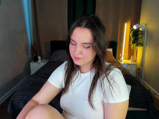 Nelie-Evans live cam on BongaCams