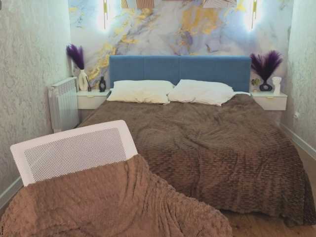 Nelie-Evans live cam on BongaCams