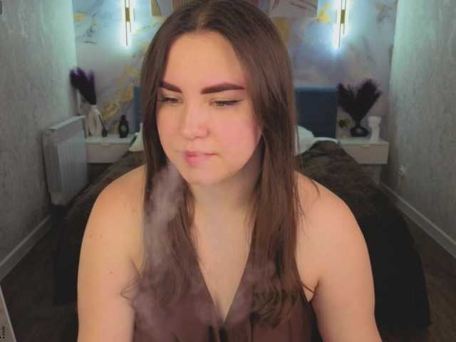 Nelie-Evans live cam on BongaCams
