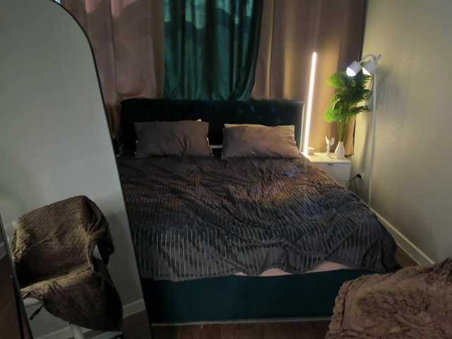 Nelie-Evans live cam on BongaCams