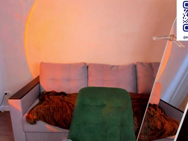 le modèle Nelie-Evans est en webcam porno dans un show sur le site bongacams, il possède les tags suivants: White/Caucasian,Brunette,Shaved
