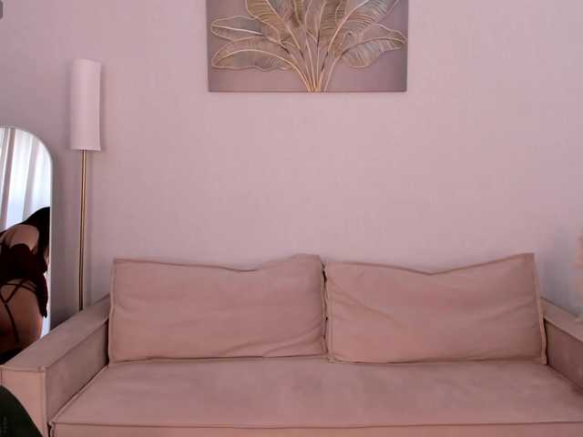 Nelie-Evans live cam