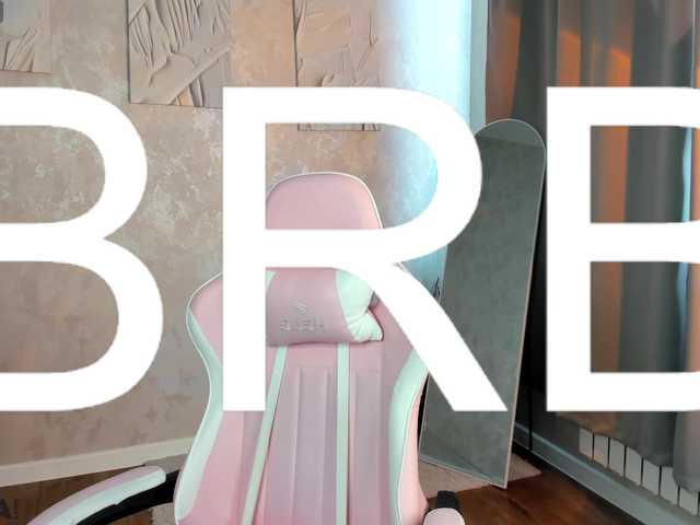 Nelie-Evans live cam on BongaCams