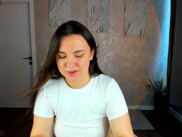 Nelie-Evans live cam on BongaCams