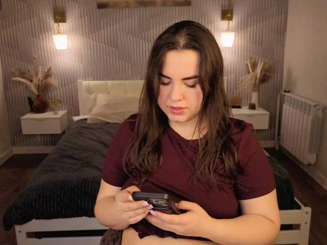 Nelie-Evans live cam on BongaCams