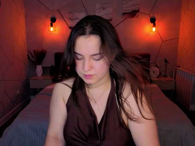 Nelie-Evans live cam on BongaCams