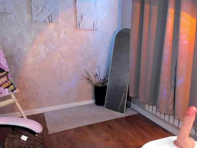 Nelie-Evans webcam