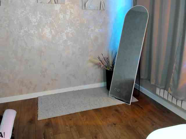 Nelie-Evans webcam